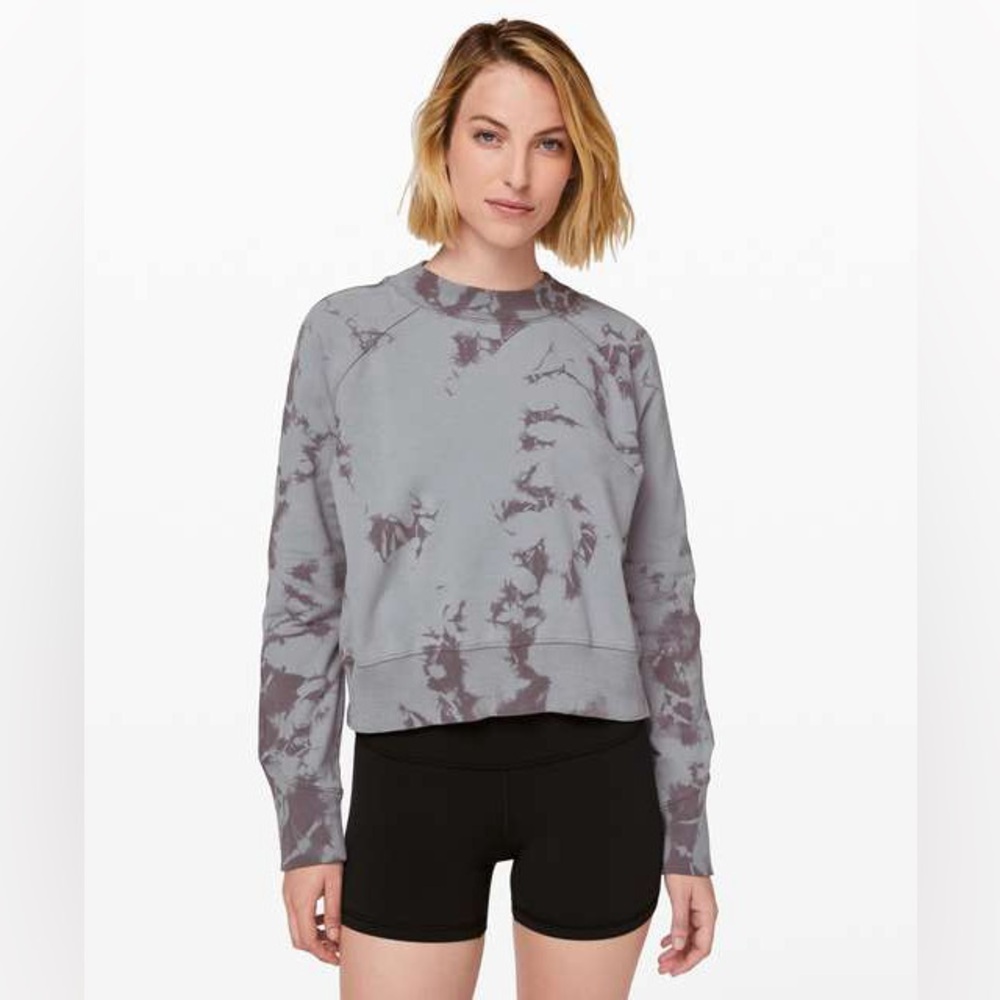 Women’s Lululemon Ready to Roll
Crew